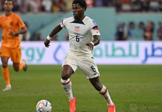 他不仅是 他不仅是